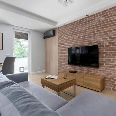 Spacious With Air Conditioning And Two Parking Spaces By Renters Lejlighed Wrocław