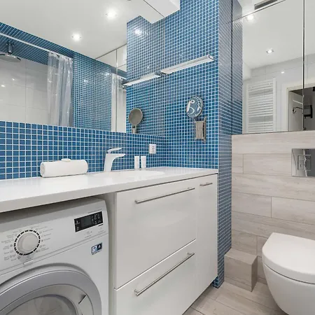 Spacious With Air Conditioning And Two Parking Spaces By Renters Lejlighed *