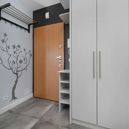 Spacious With Air Conditioning And Two Parking Spaces By Renters Lejlighed Wrocław