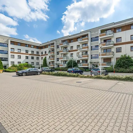 شقة Spacious With Air Conditioning And Two Parking Spaces By Renters *