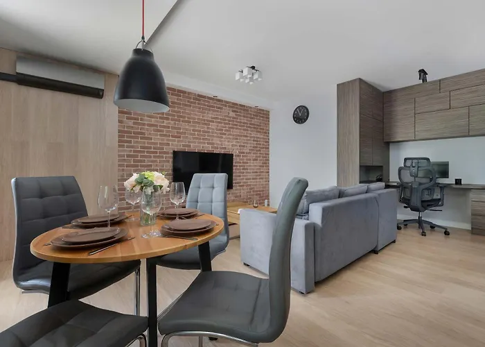 Spacious With Air Conditioning And Two Parking Spaces By Renters