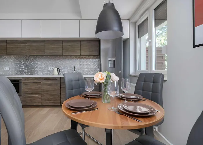 Spacious With Air Conditioning And Two Parking Spaces By Renters *