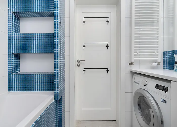 Spacious With Air Conditioning And Two Parking Spaces By Renters شقة *